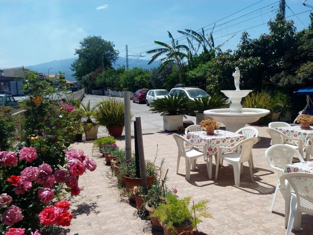 Hotel Eliseo Giardini-Naxos Exterior foto